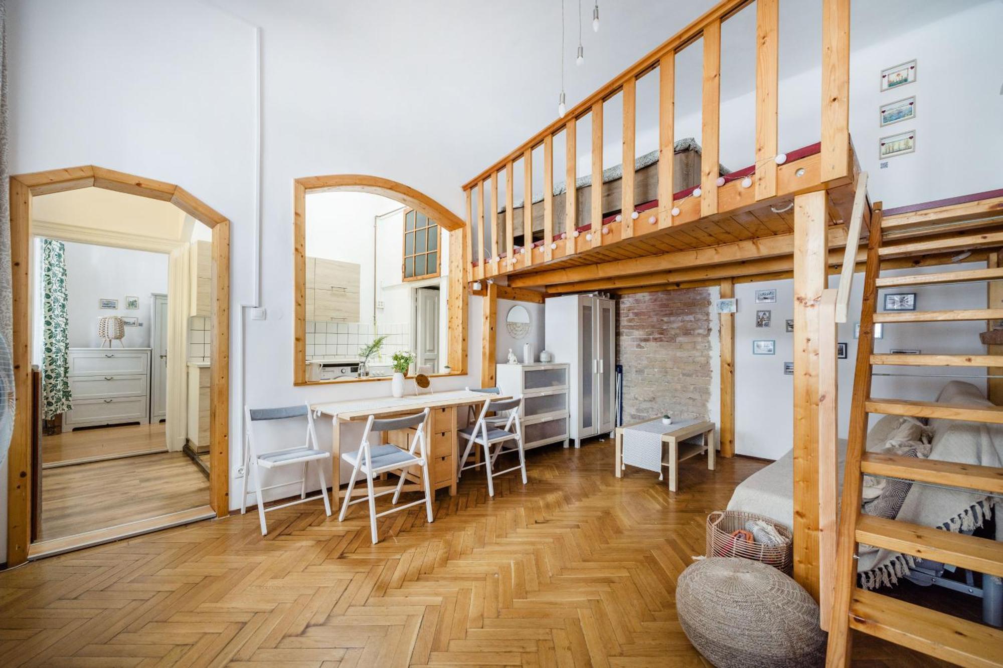 Brody Apartment